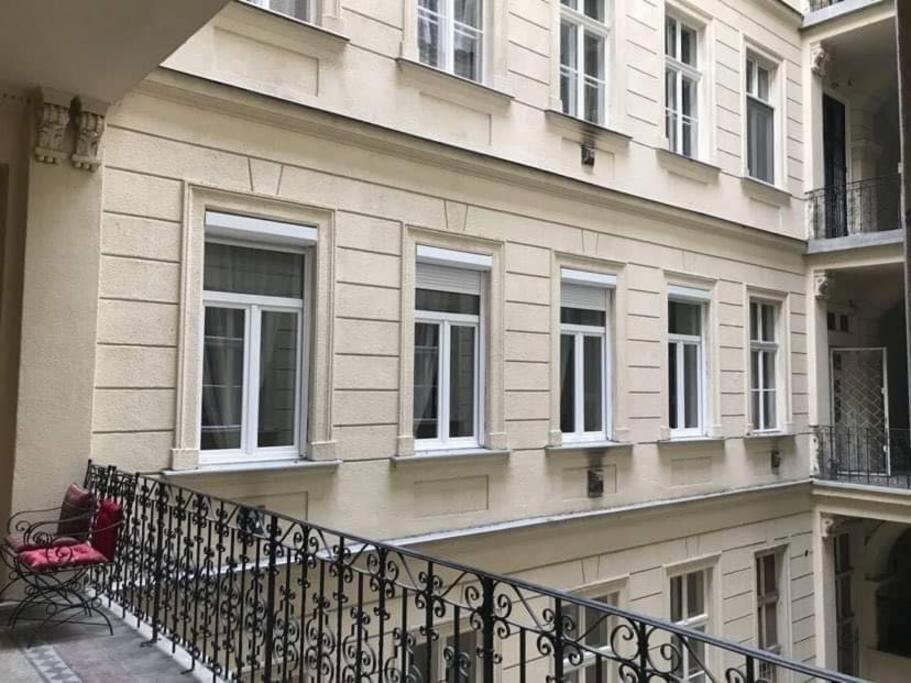 White Luxury Apartment Budapest Kültér fotó